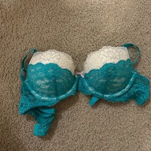 Victoria's Secret Teal and Cream Lace Bra